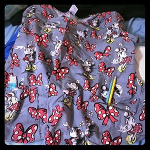 👩🏻‍⚕️💕Short sleeve Minnie Mouse scrub top 2x